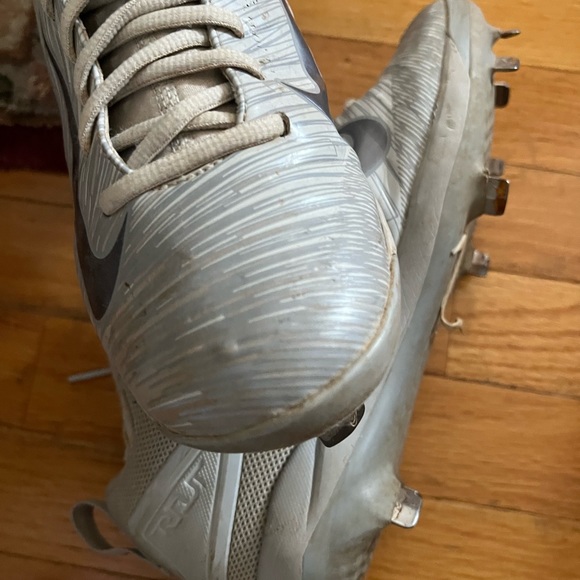Nike Mike Trout Cleats - Picture 6 of 7